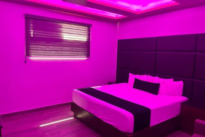 Room 7 of 14