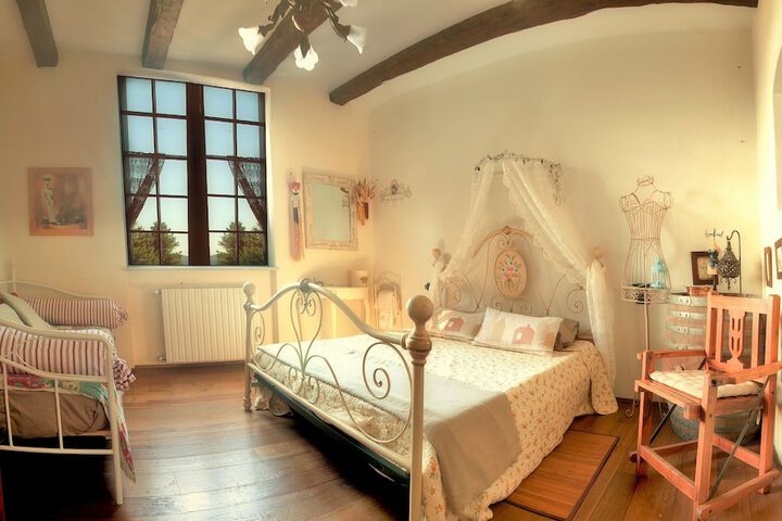 Room 6 of 45