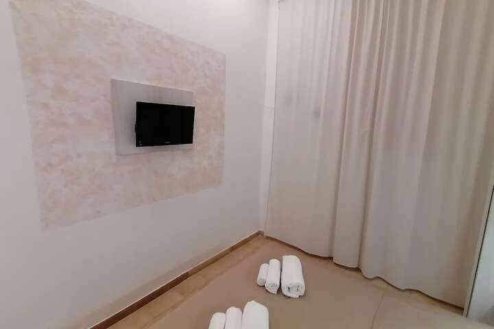 Room 17 of 64