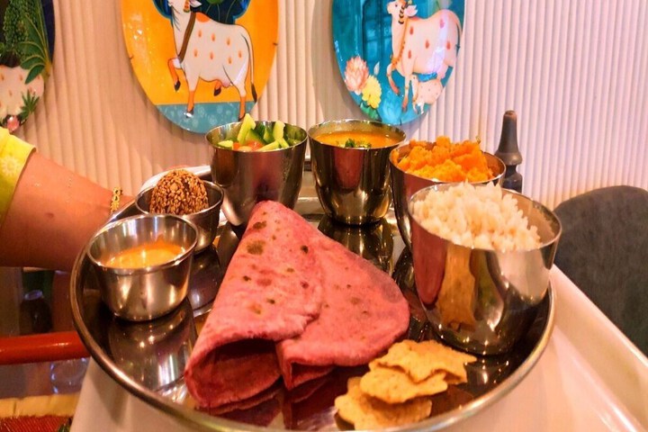 Dining 14 of 29