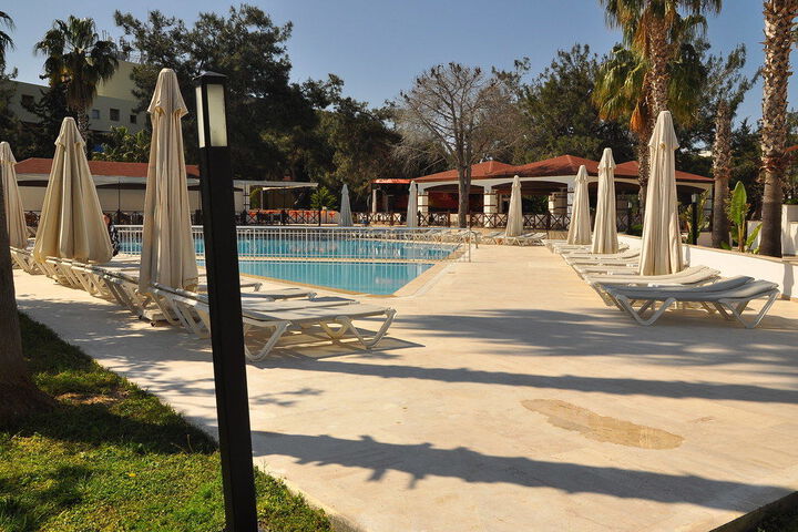 Pool 20 of 43