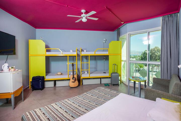 Room 29 of 115