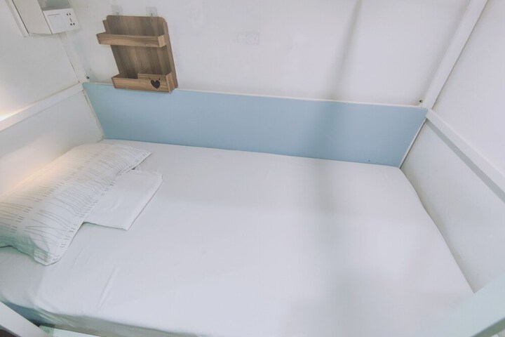 Room 15 of 19