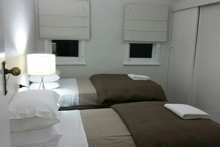 Room 4 of 13