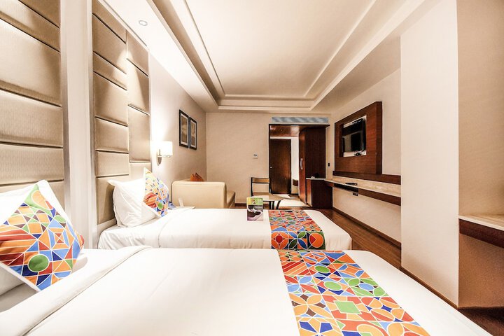 Room 12 of 27
