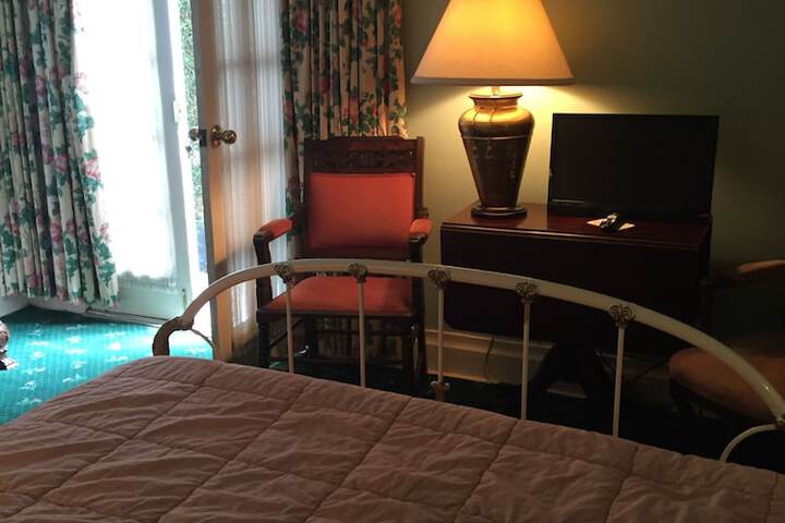 Room 11 of 49