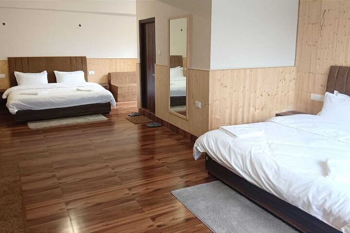 Room 7 of 32