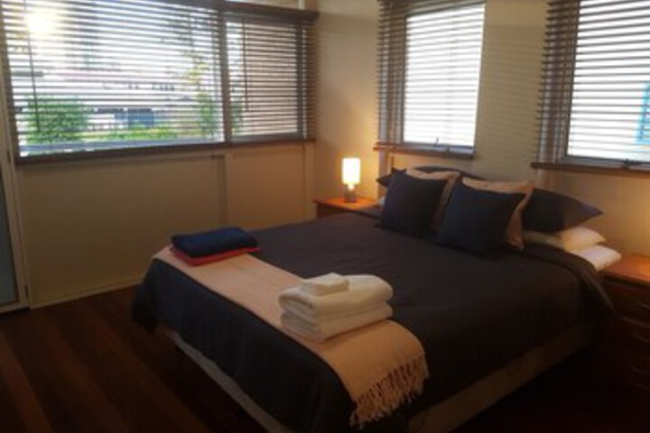 Room 13 of 18