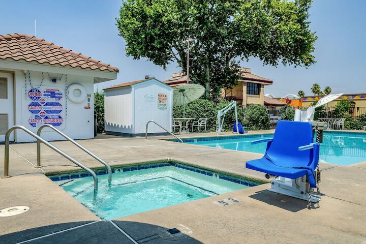 Pool 54 of 82