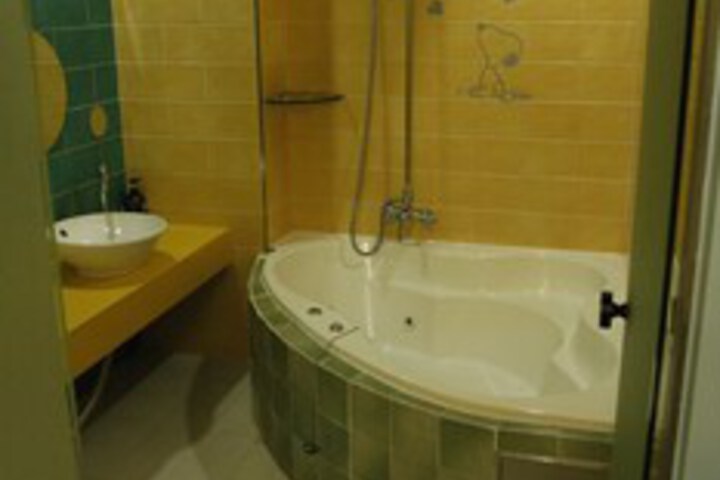 Room 5 of 53