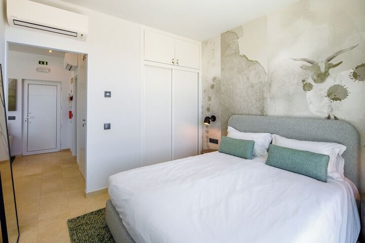Room 20 of 92