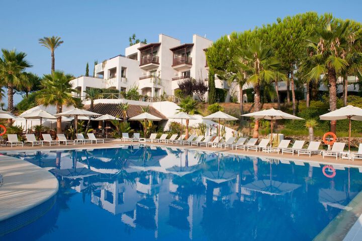 Pool Hotel