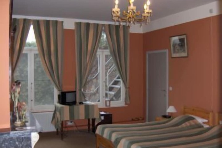 Room 6 of 40