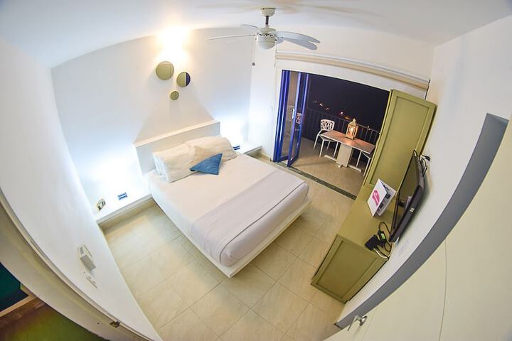 Room 27 of 45