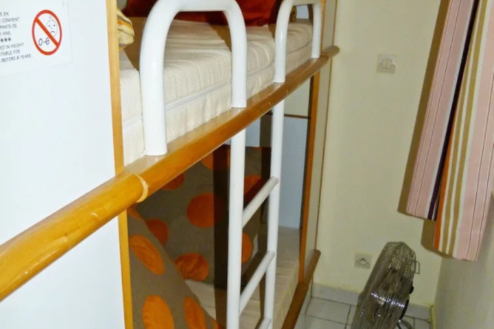 Room 10 of 22