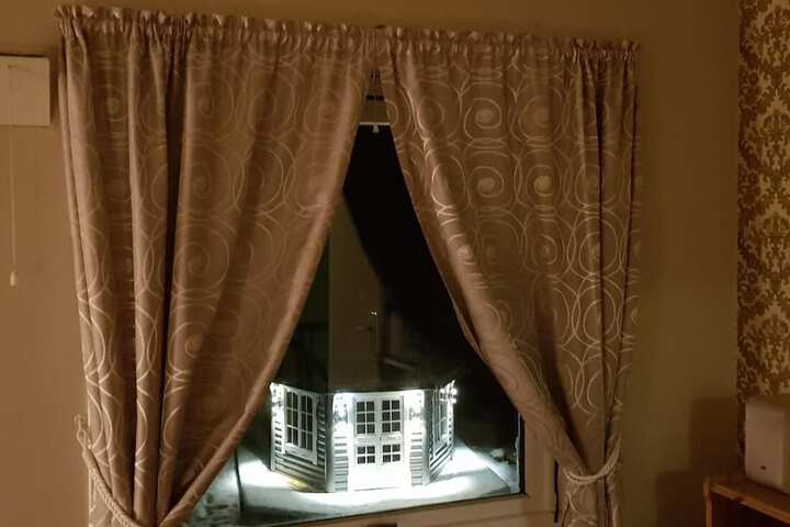 Room 6 of 112