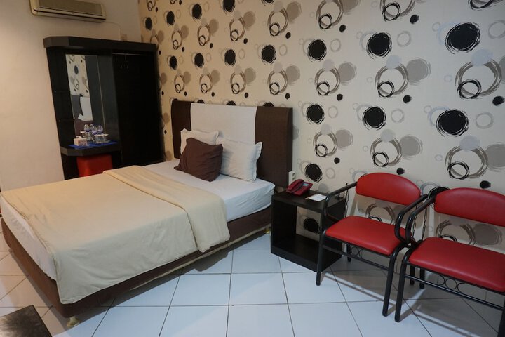 Room 4 of 56