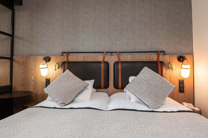 Room 15 of 94