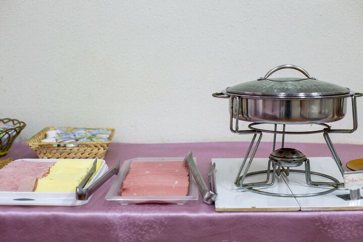 Breakfast/Coffee Service 25 of 123