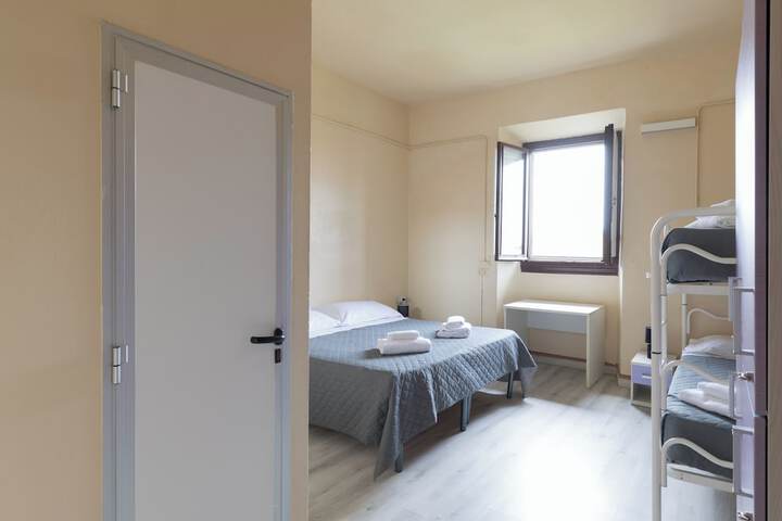 Room 12 of 132