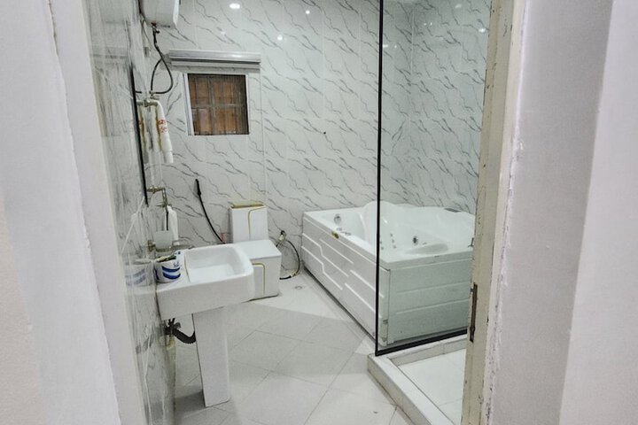 Room 21 of 24