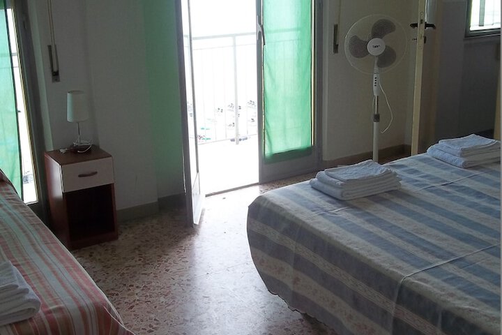 Room 26 of 125
