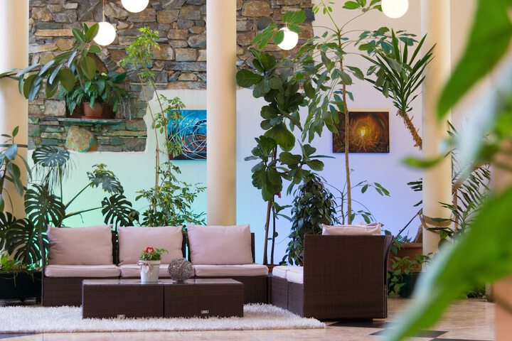 Entrance & Lobby