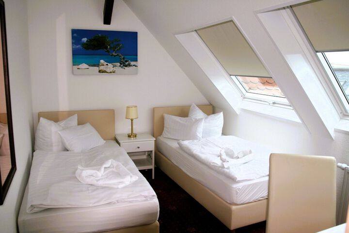 Room 9 of 85