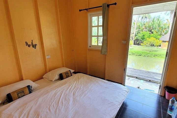 Room 36 of 100