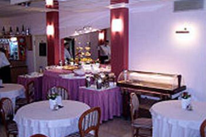 Dining 25 of 30