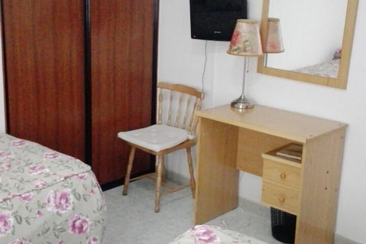 Room 4 of 7