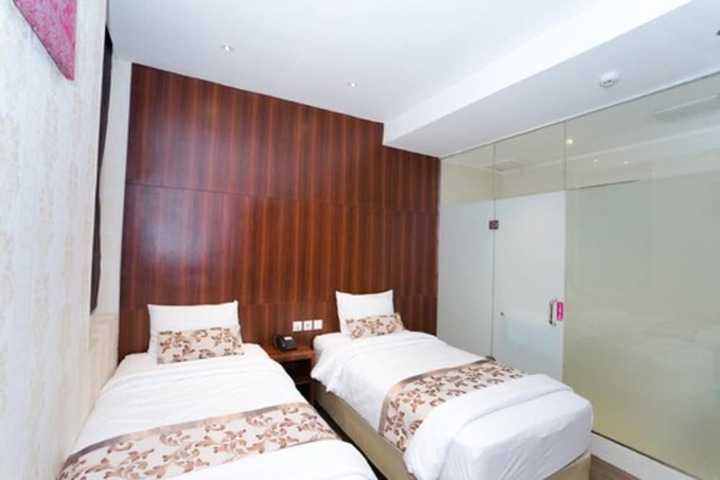 Room 5 of 20