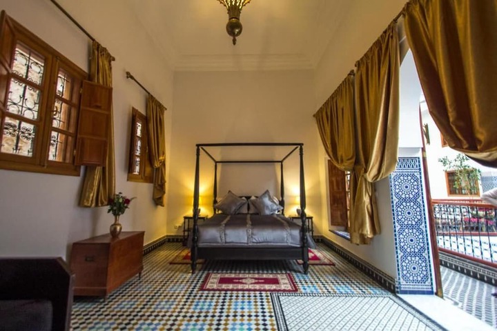 Room 2 of 27