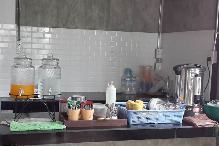 Breakfast/Coffee Service 18 of 37