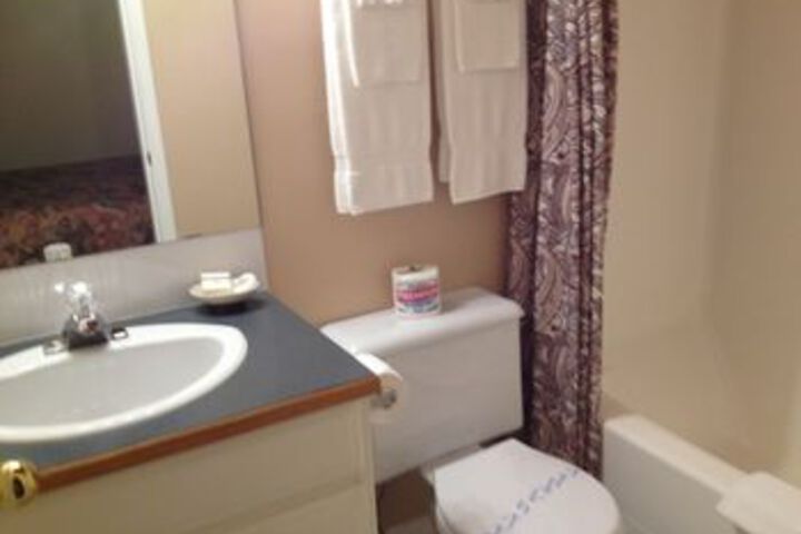 Room 3 of 33