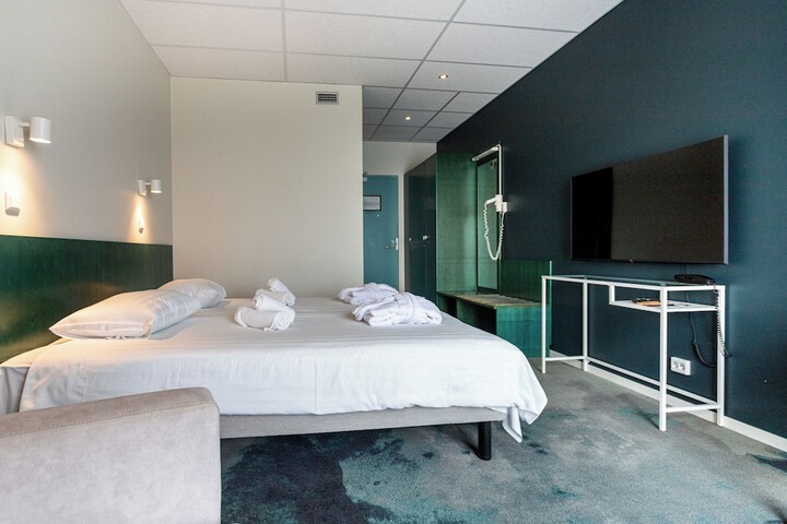 Room 17 of 89