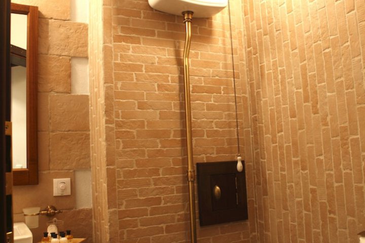 Room 42 of 75
