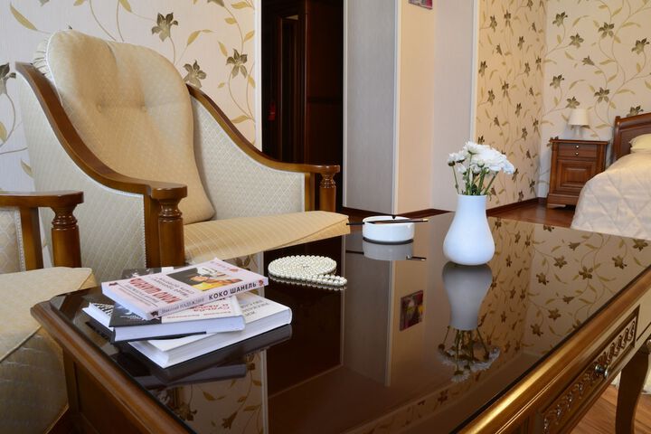 Room 4 of 52