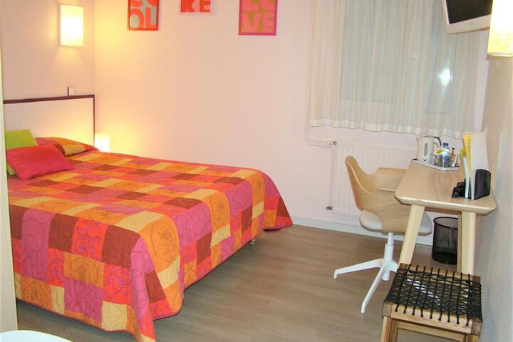 Room 22 of 65