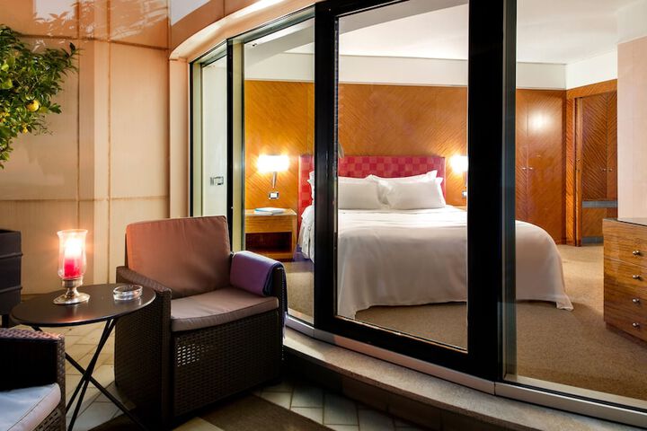 Room 5 of 31