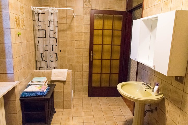 Room 6 of 20