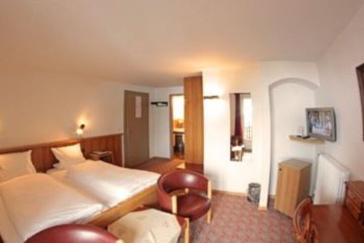 Room 49 of 106
