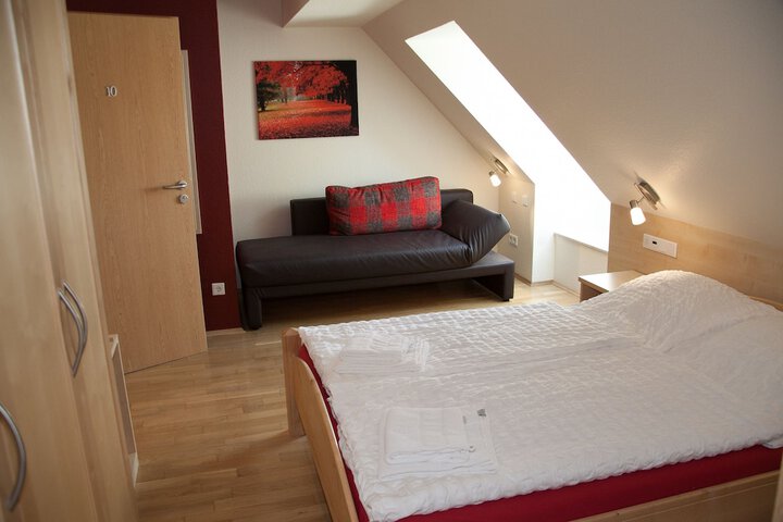 Room 17 of 39