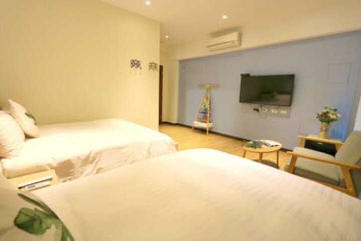 Room 11 of 22