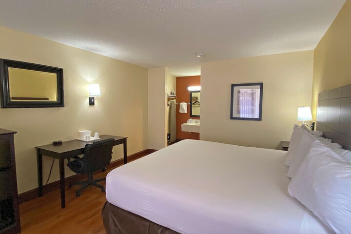 1 King Bed Accessible (6 of 7)