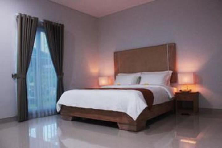 Room 6 of 15