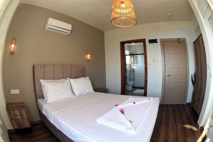 Room 2 of 11