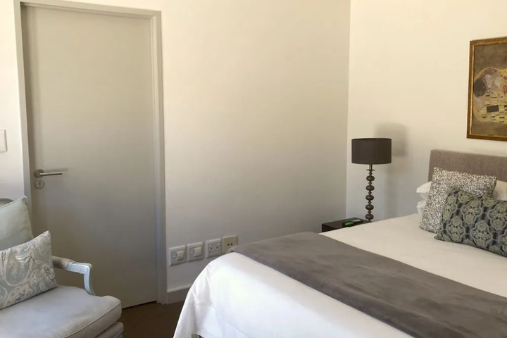 Room 2 of 20