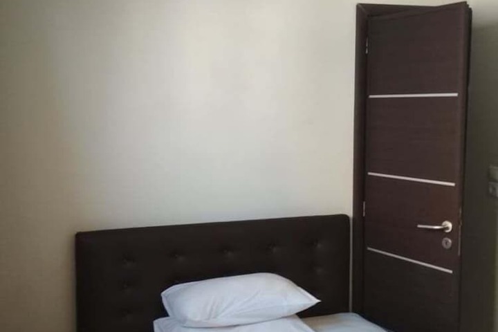 Room 15 of 48
