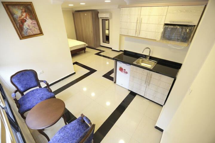 Room 6 of 8